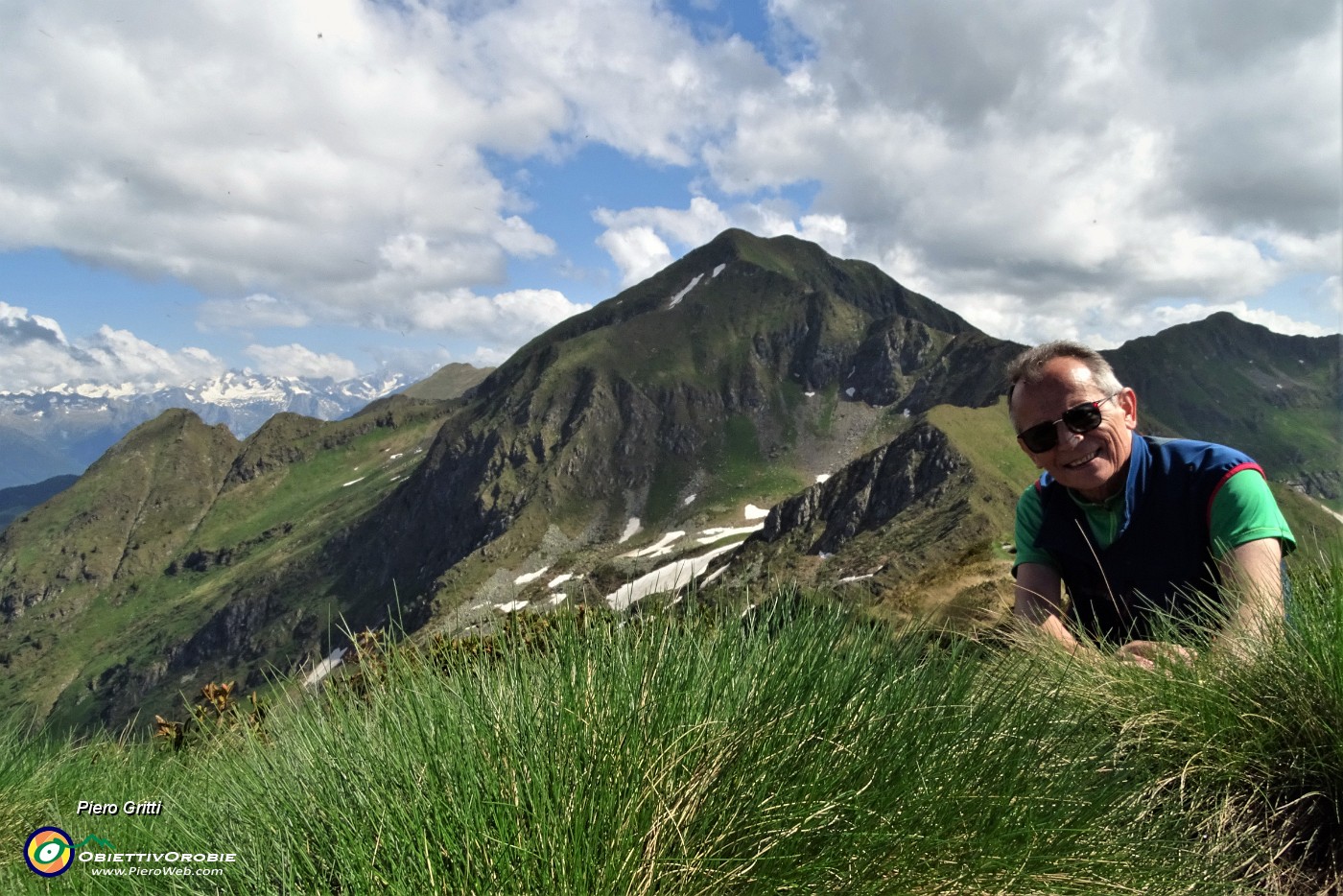 04 Dalla vetta del Pizzo delle segade vista sul Monte Fioraro.JPG